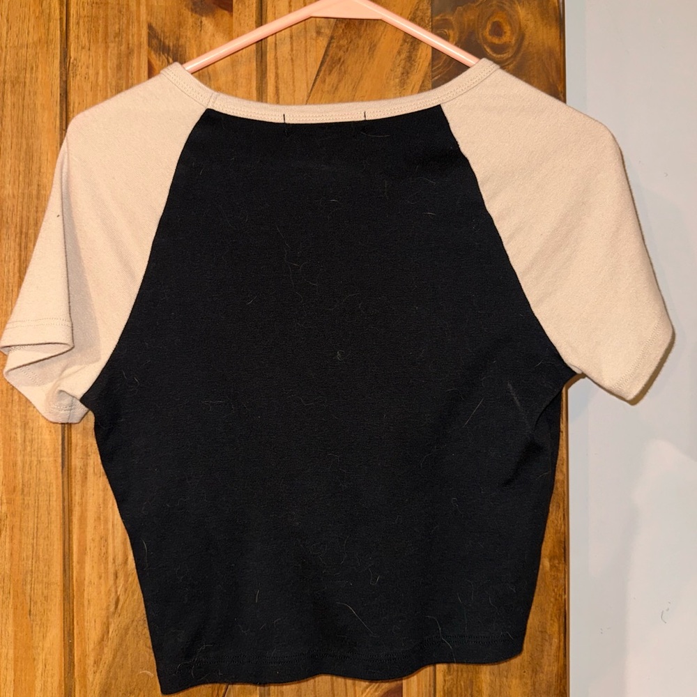 Cut & Paste Yosemite Graphic Crop Top - Black and Cream - Picture 2 of 2